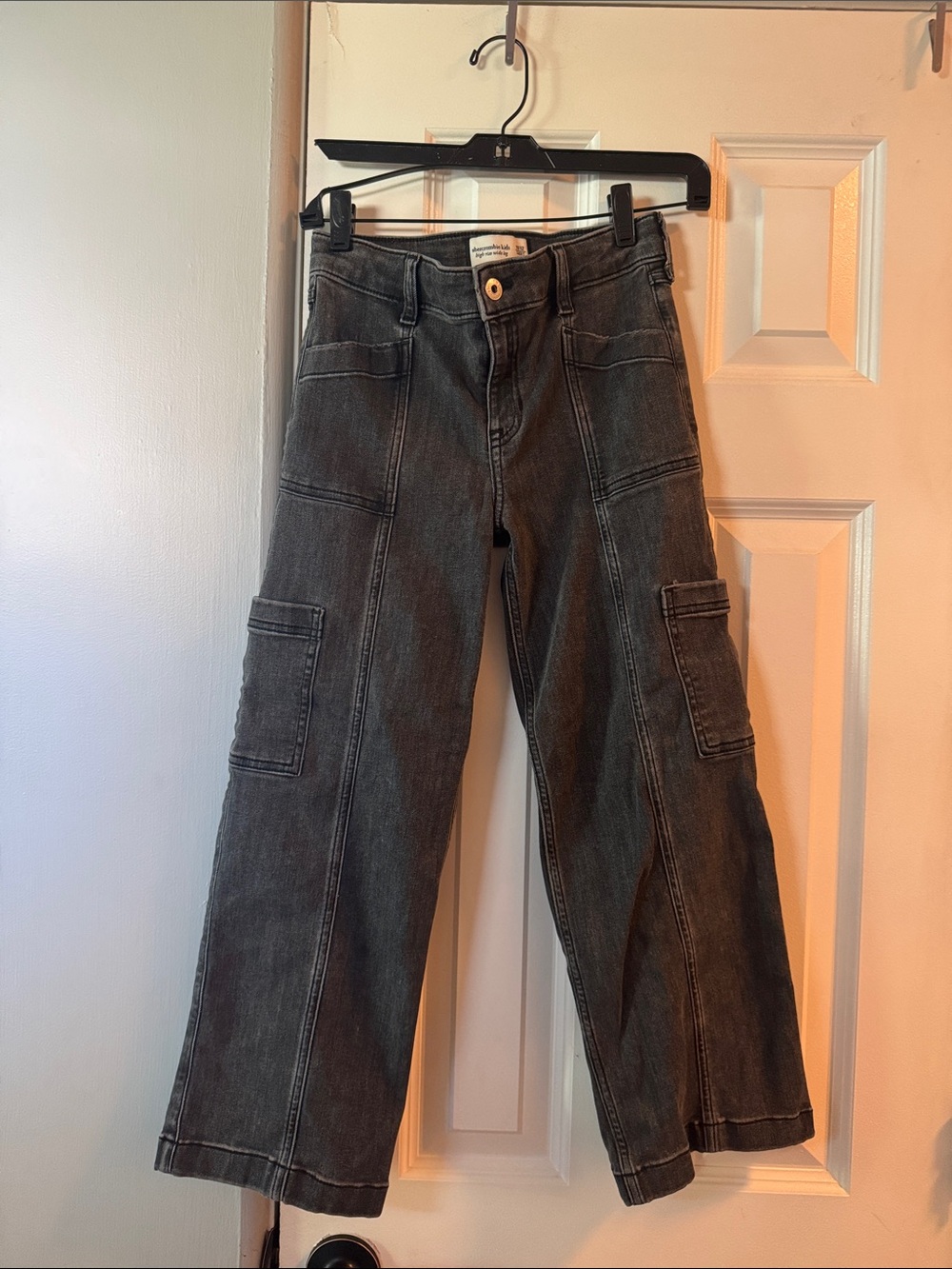 abercrombie kids Black Wide-Leg Cargo Jeans 11/12 Short